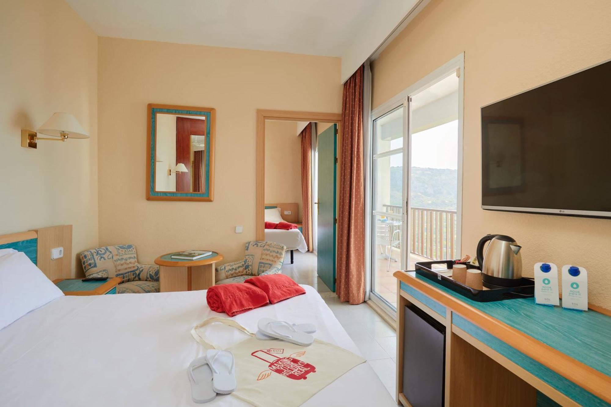 Family Room with View (2 Adults + 2 Children),1758277971:JPEG